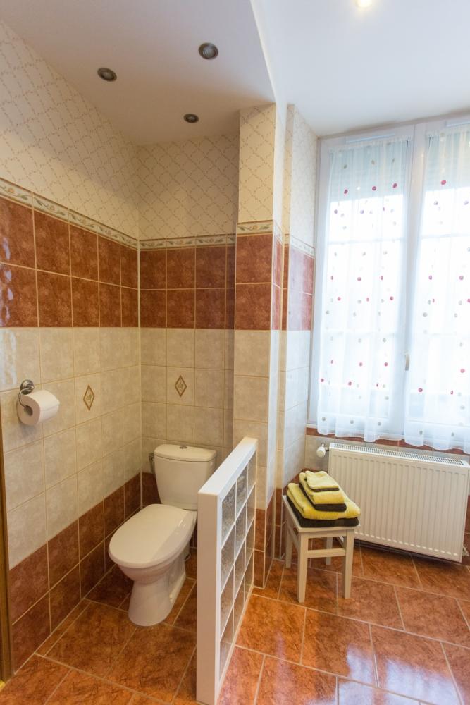 An image presenting the room