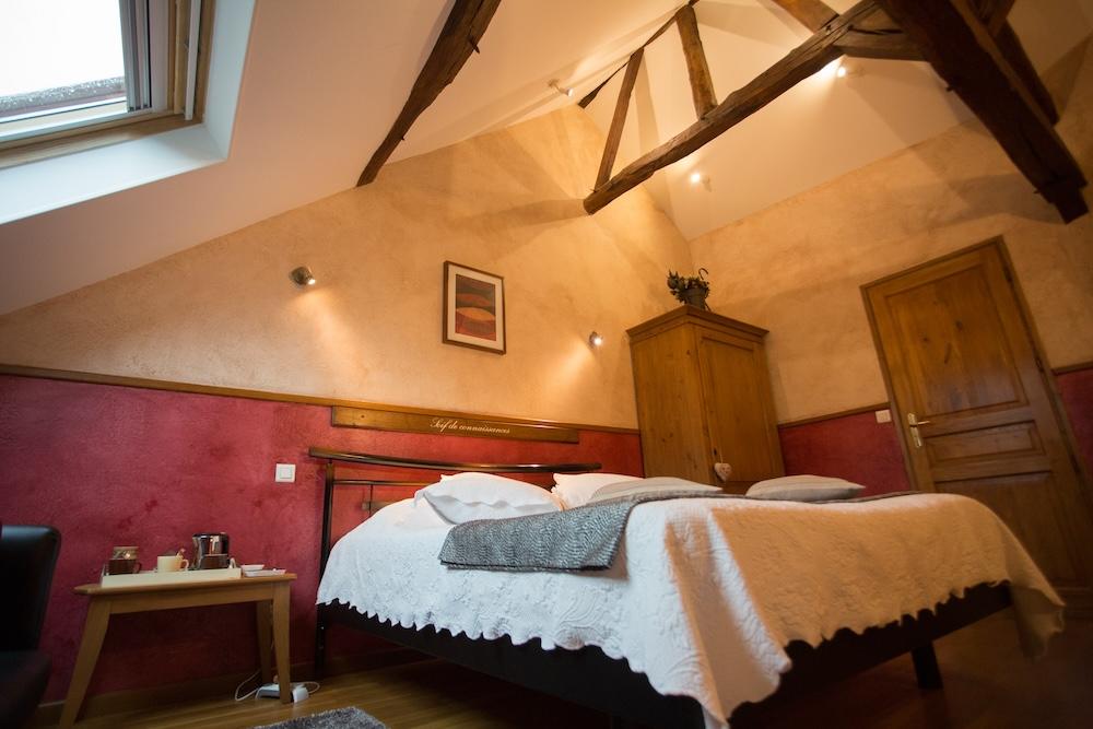 An image presenting the room