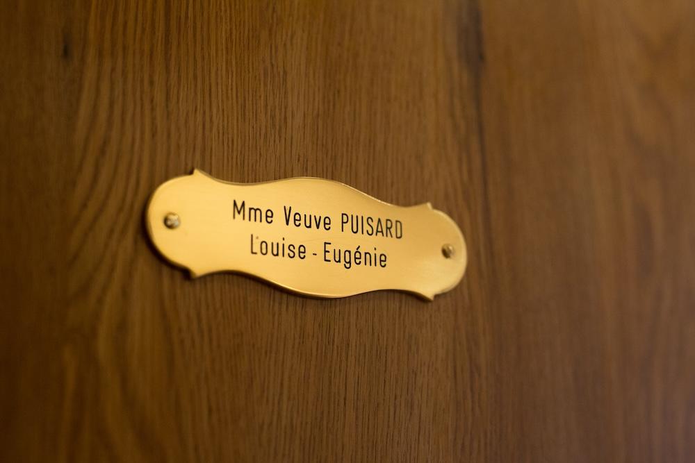 An image presenting the room