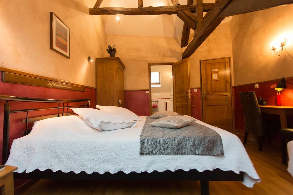 An image presenting the room