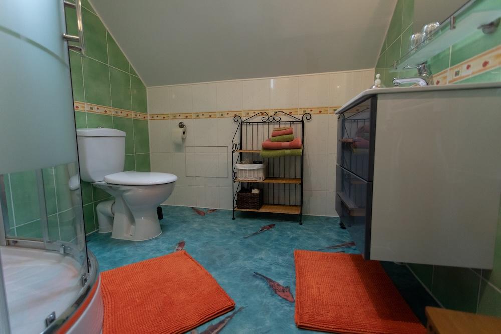 An image presenting the room