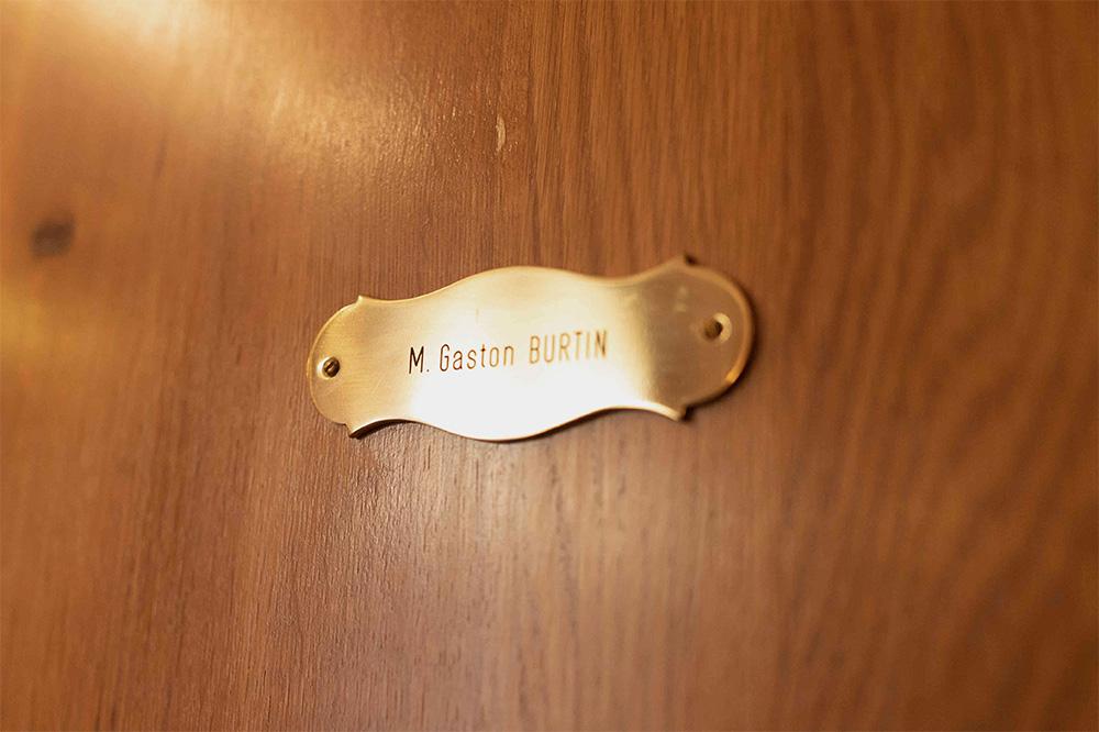 An image presenting the room